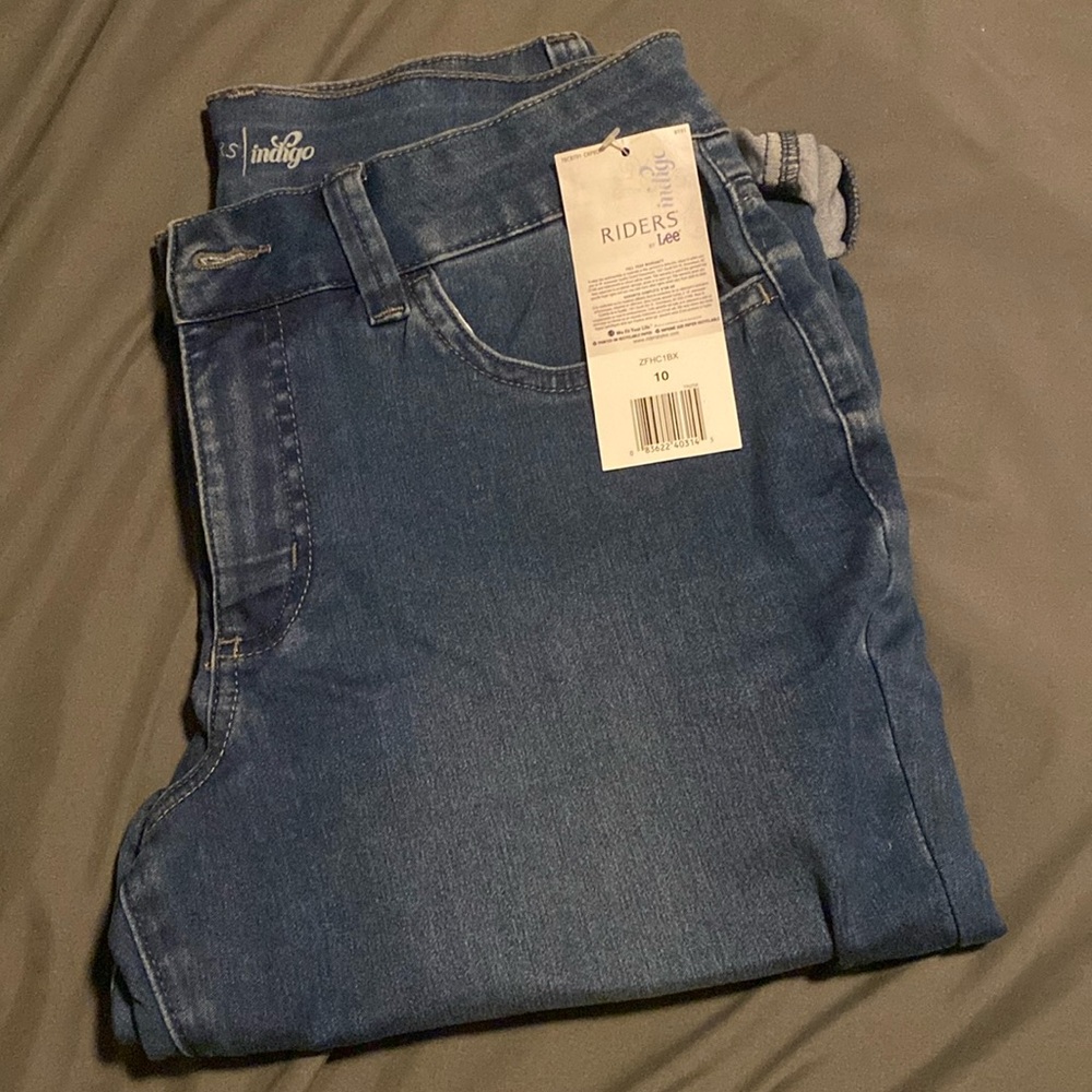 NWT riders by Lee Indigo crop jeans